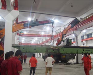 工廠機械設備搬運