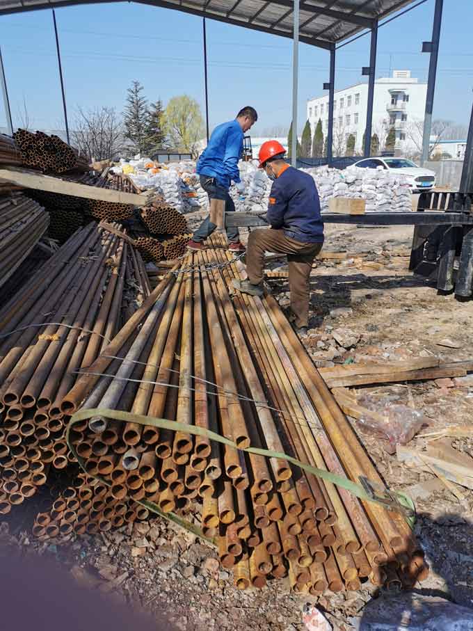 青島架管裝箱設(shè)備搬運安裝